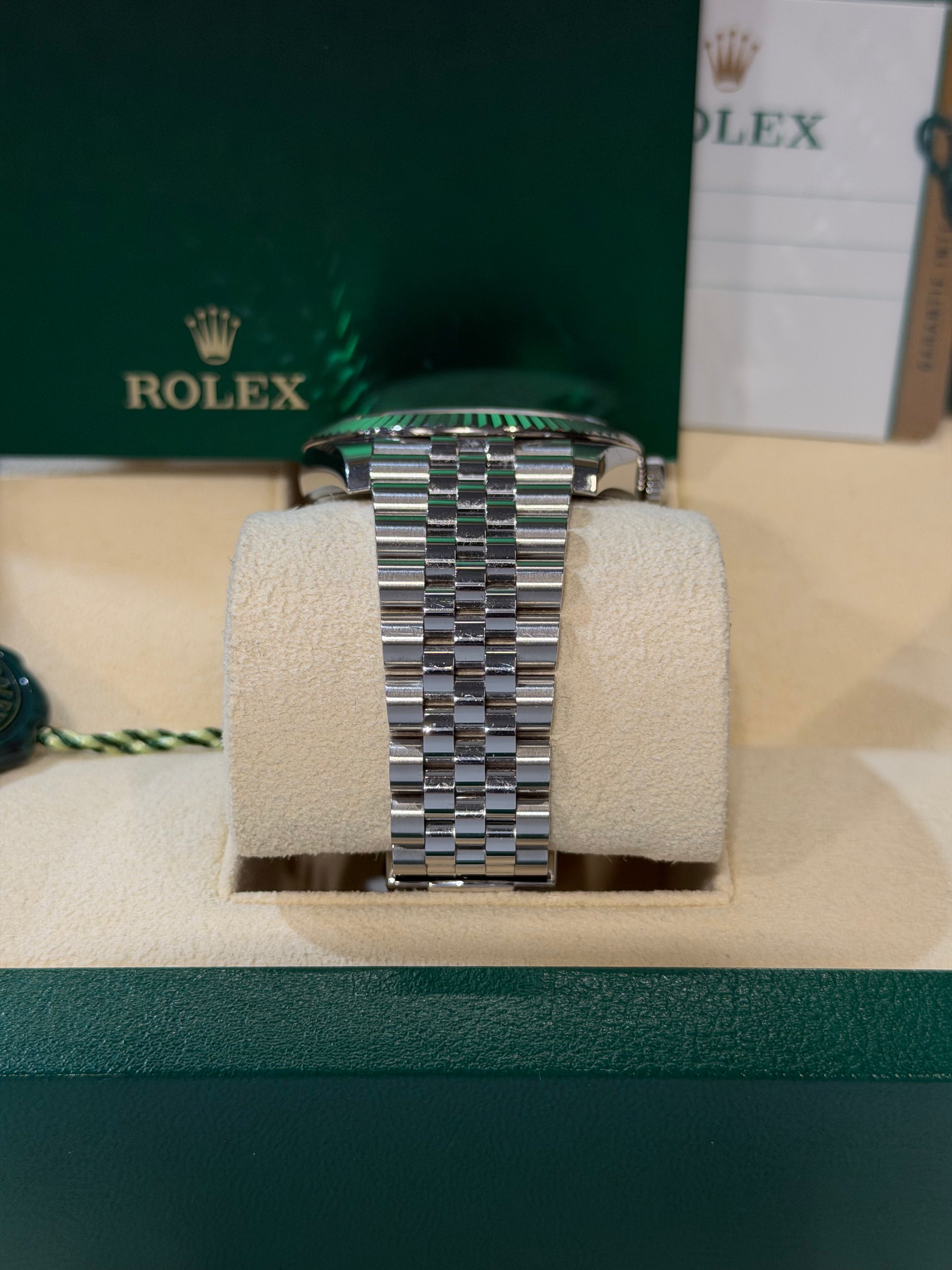 Rolex Datejust Ref. 126334 – Quadrante blu con indici in diamanti