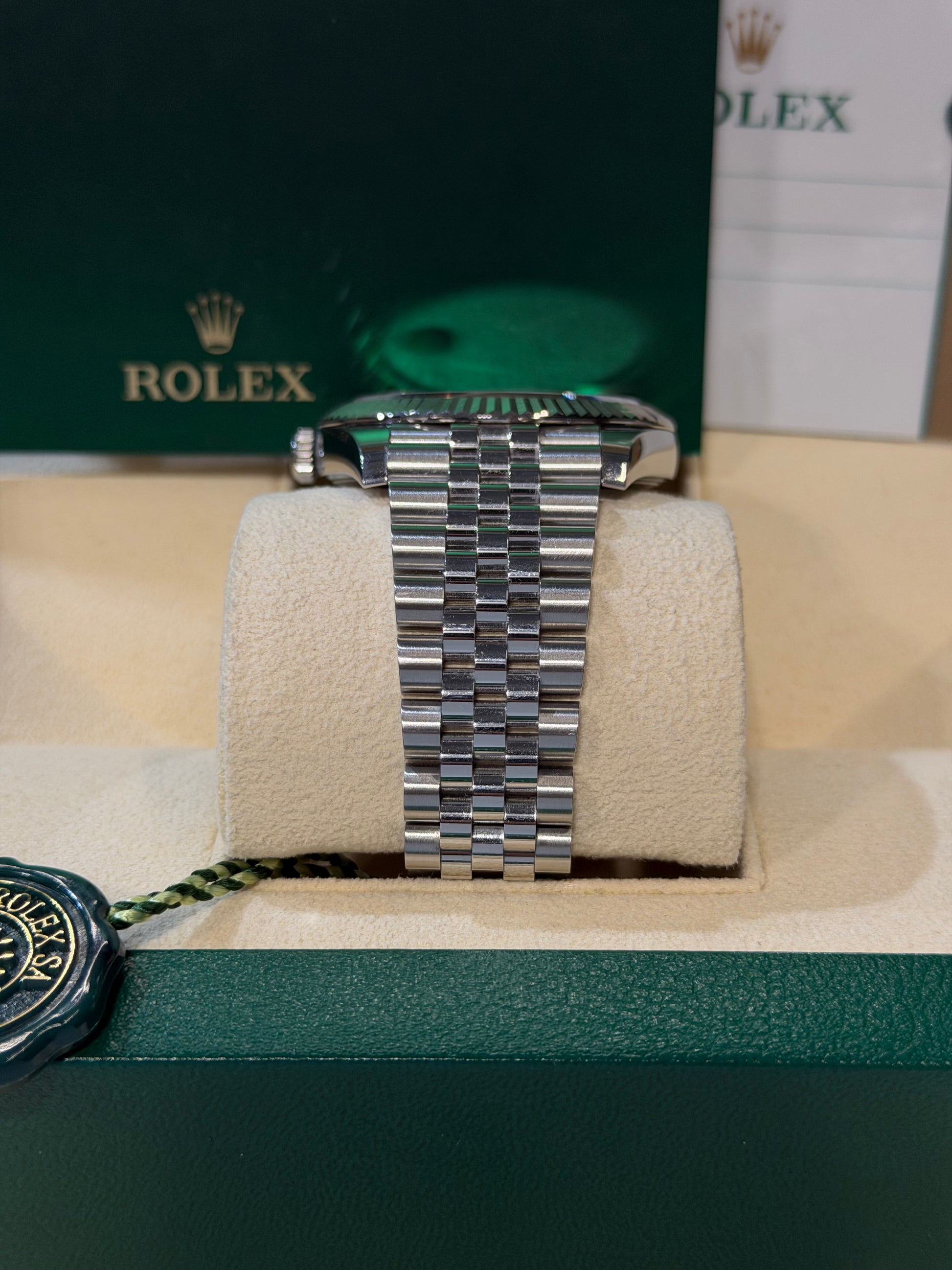 Rolex Datejust Ref. 126334 – Quadrante blu con indici in diamanti