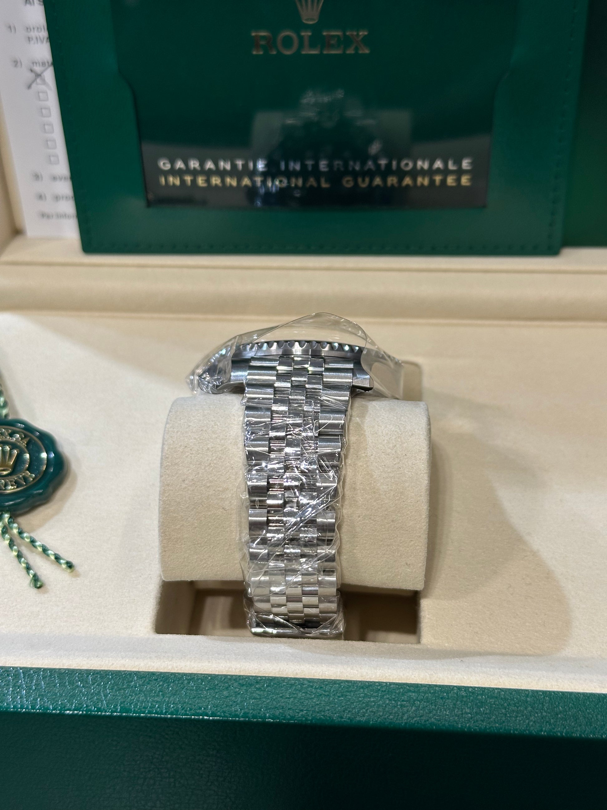 Rolex GMT-Master II BATMAN 126710BLNR del Settembre 2025 FULL SET