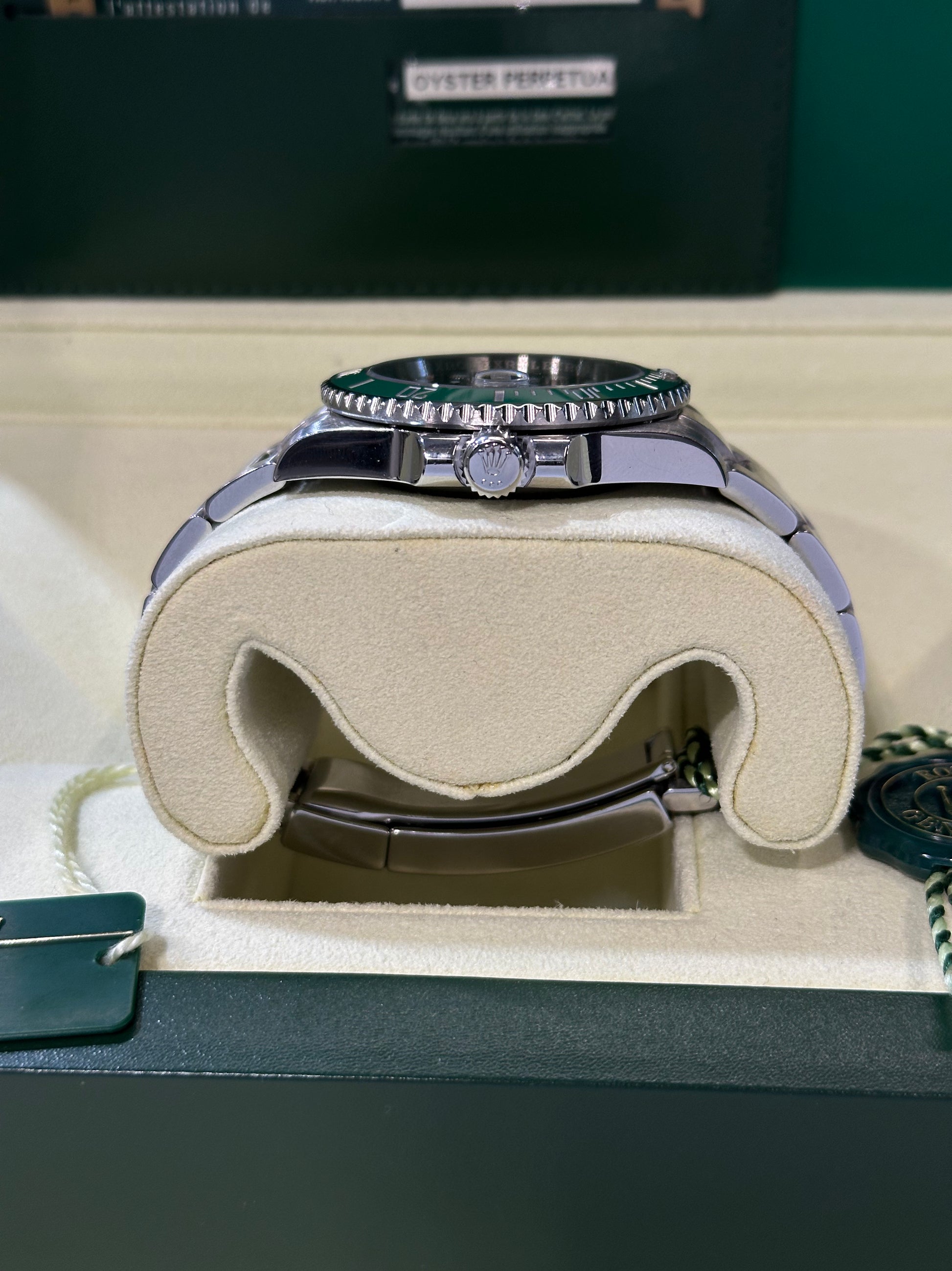 Rolex Submariner Date 116610LV "HULK" del 2013 FULL SET