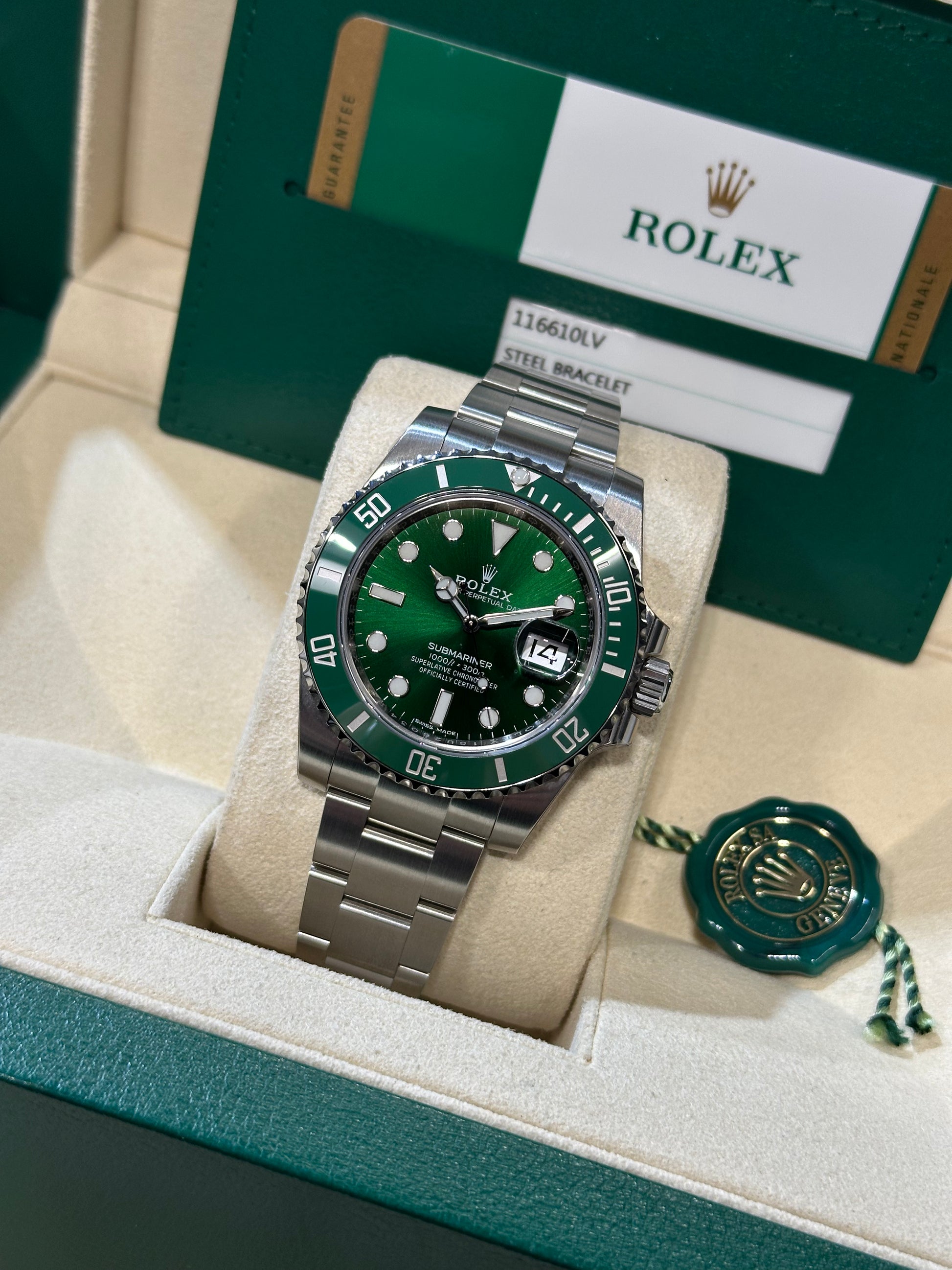 Rolex Submariner Date NOS 116610LV del 2017 FULL SET e FULL PELLICOLE con codice QR laterale