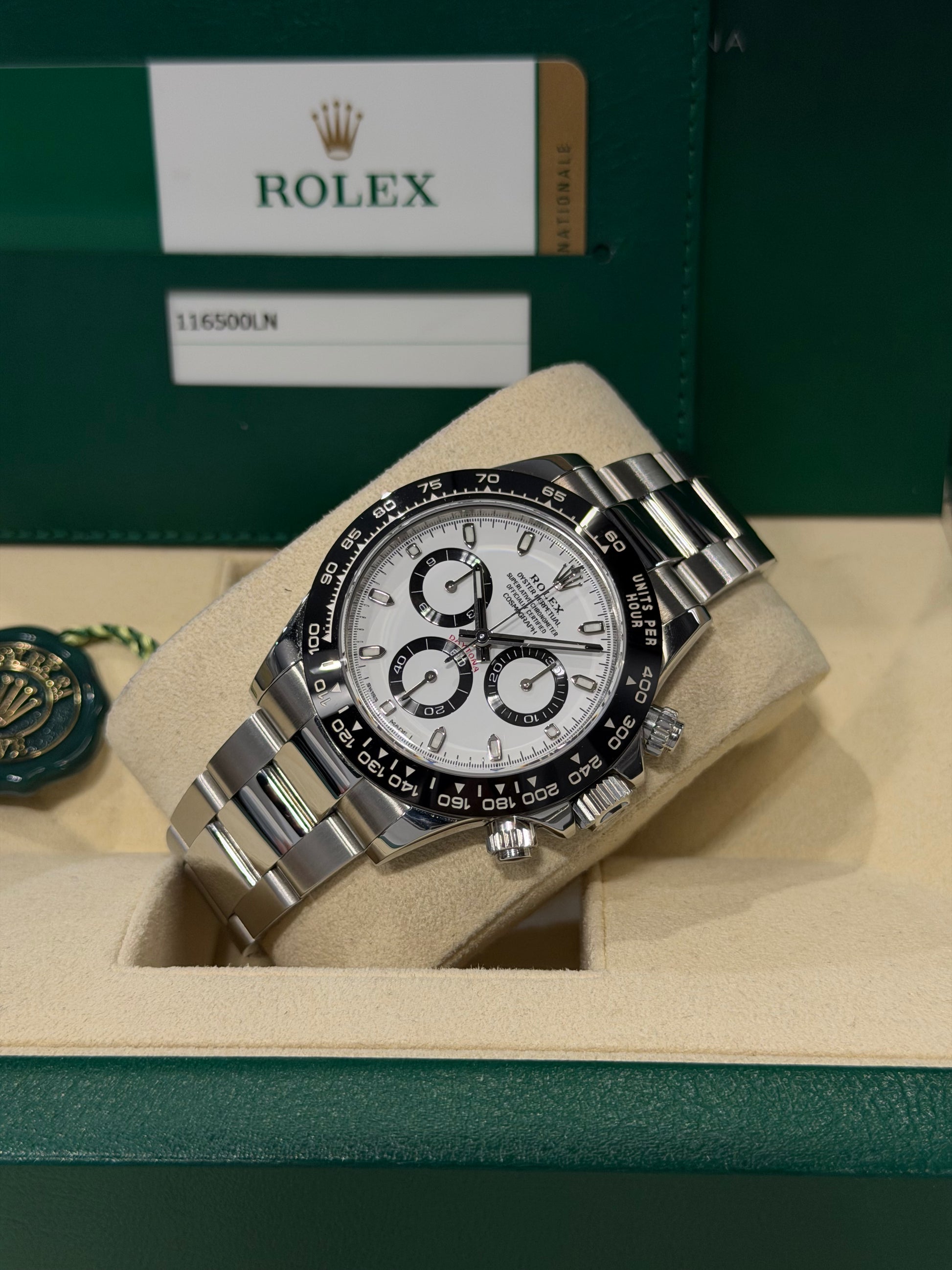 Rolex Cosmograph Daytona 116500LN “Porcelain Dial” – Full Set – Anno 2016