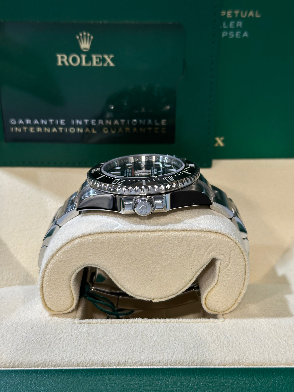 Rolex SEA-DWELLER 126600 FULL SET del 2024