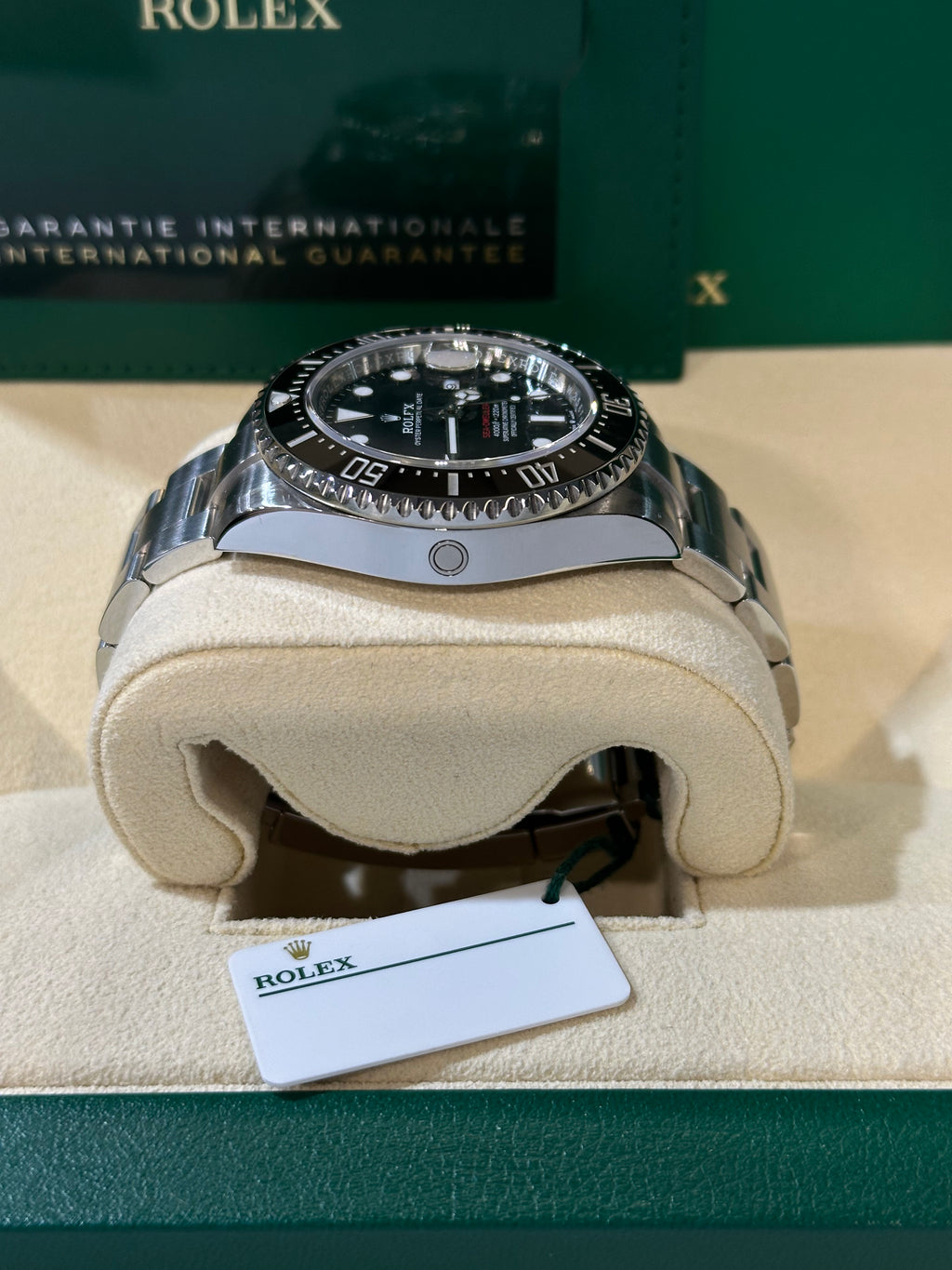 Rolex SEA-DWELLER 126600 FULL SET del 2024