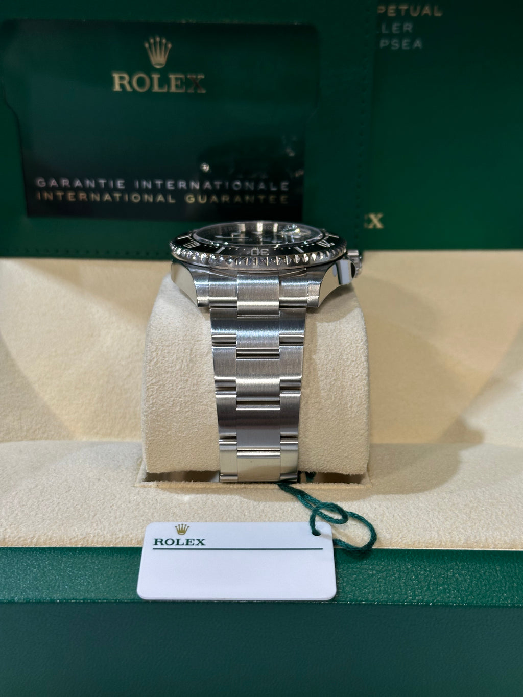 Rolex SEA-DWELLER 126600 FULL SET del 2024
