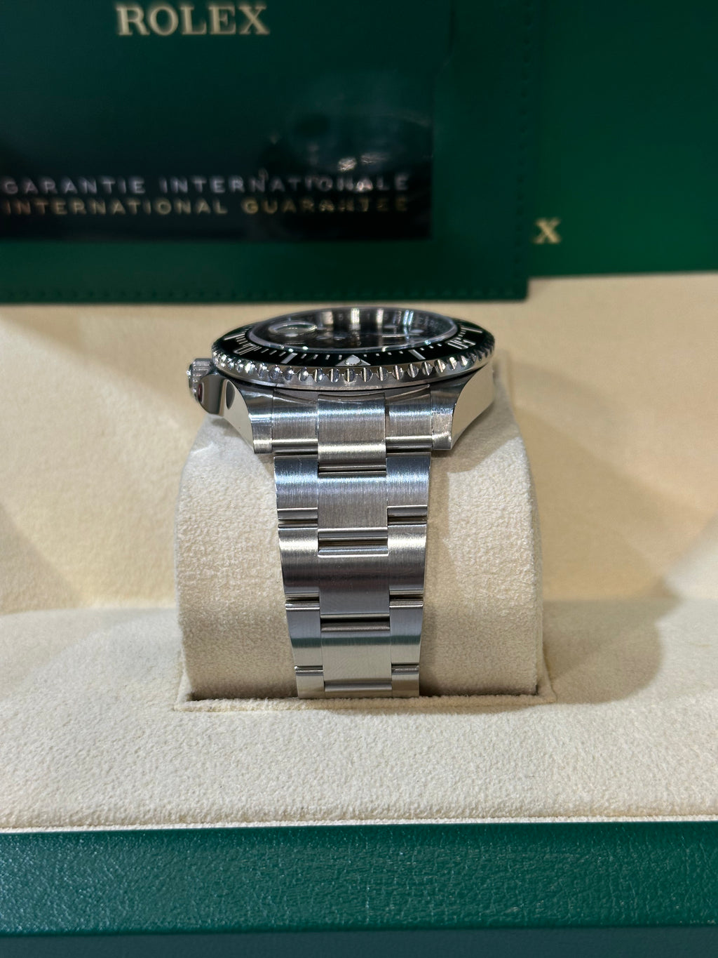 Rolex SEA-DWELLER 126600 FULL SET del 2024